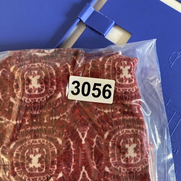 LuLaRoe Leggings Stretch Pant Womens Tall & CurvyDeer Red Geometric Design Comfy - Picture 11 of 11